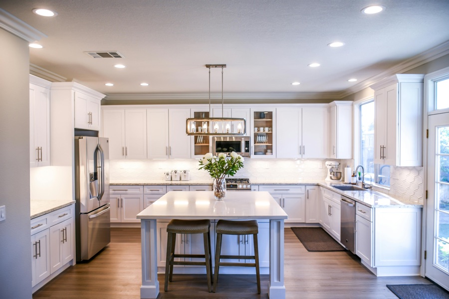 A bright, freshly cleaned kitchen